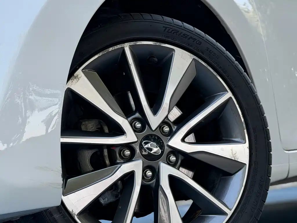 Hyundai Elantra Langdong 2015 — фото 7
