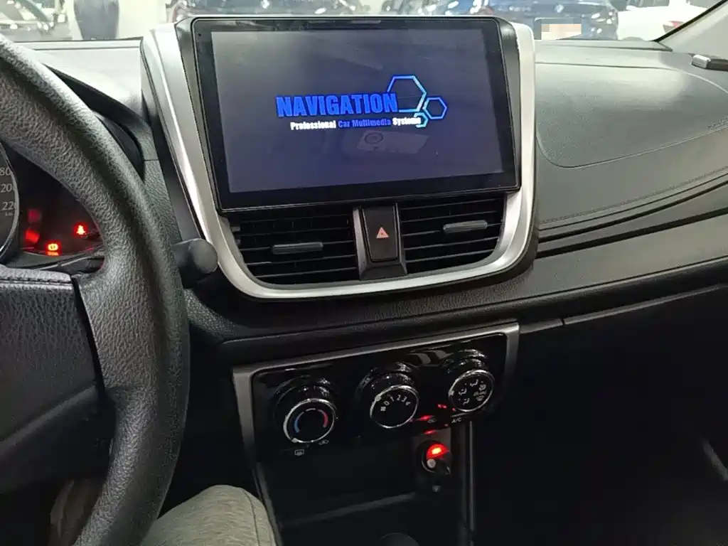 Toyota Yaris L 2019 — фото 13
