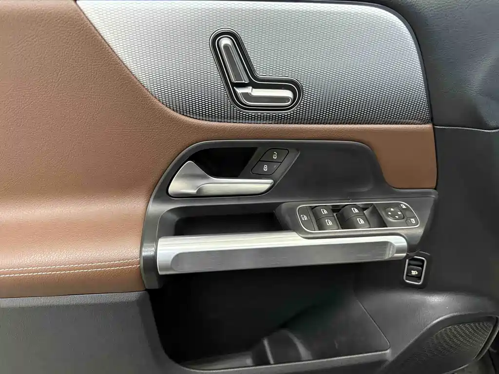 Mercedes-Benz GLB 2020 — фото 20
