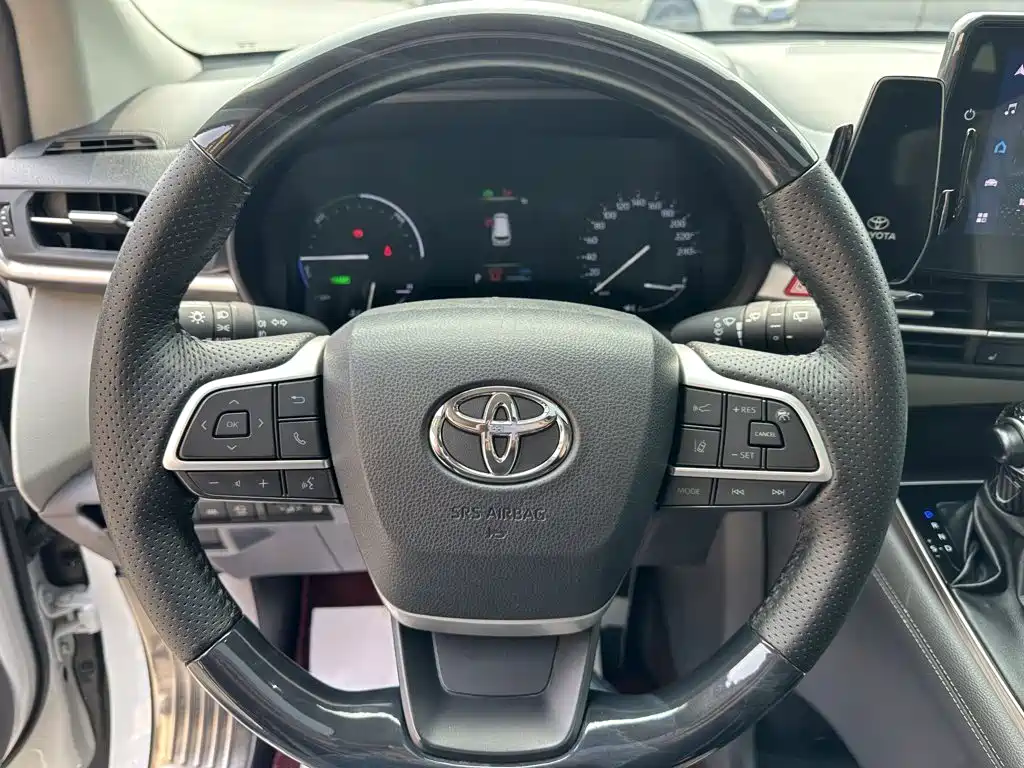 Toyota Granvia 2024