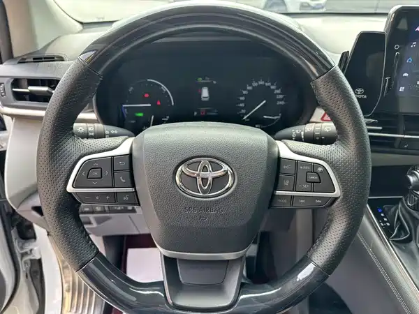 Toyota Granvia 2024