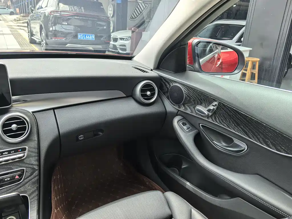 Mercedes-Benz C-Class 2018 — фото 17