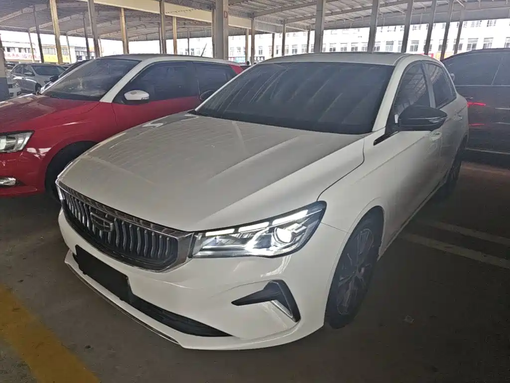 Geely Emgrand 2021