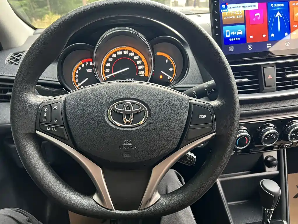Toyota Yaris L 2022 — фото 8