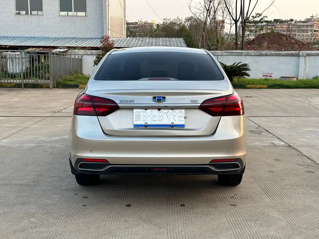 Geely Emgrand 2018