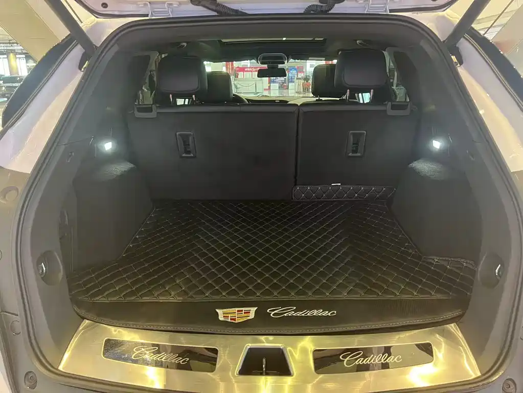 Cadillac XT5 2022 — фото 10