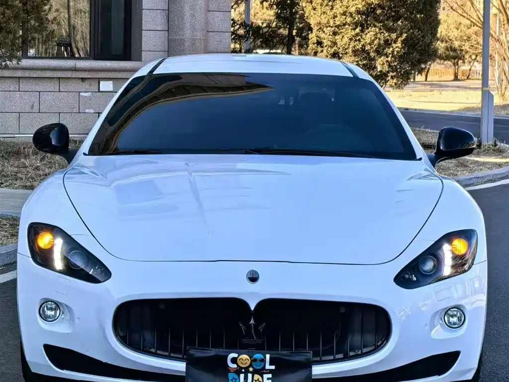Maserati GranTurismo 2014 — фото 4
