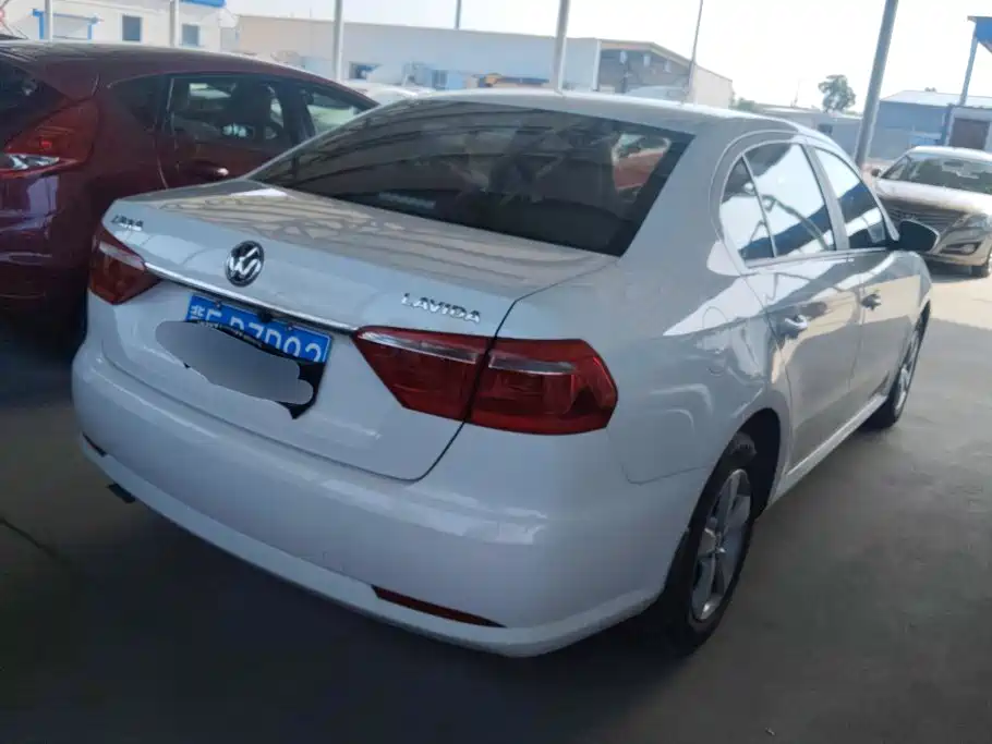 Volkswagen Lavida 2014