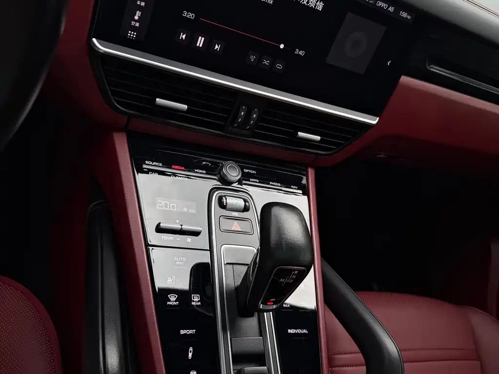 Porsche Cayenne 2020 — фото 15