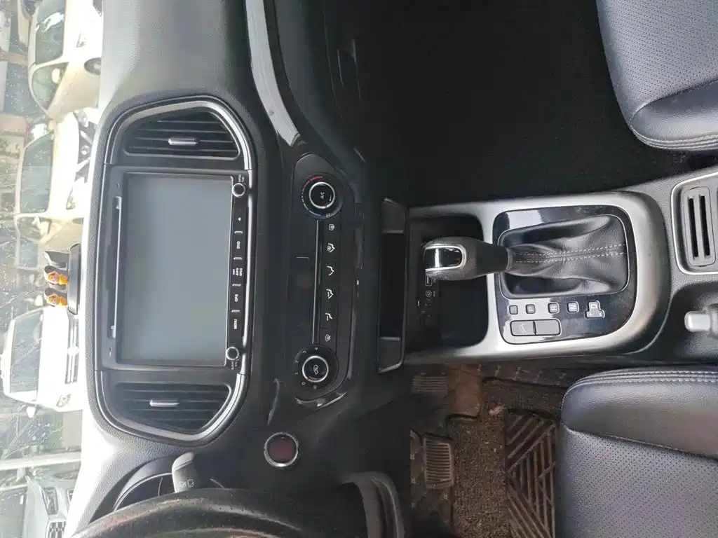 Kia KX3 2016 — фото 15