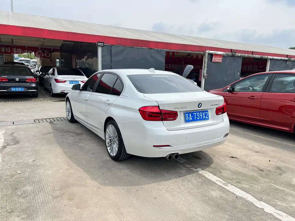 BMW 3 Series 2017 — фото 19