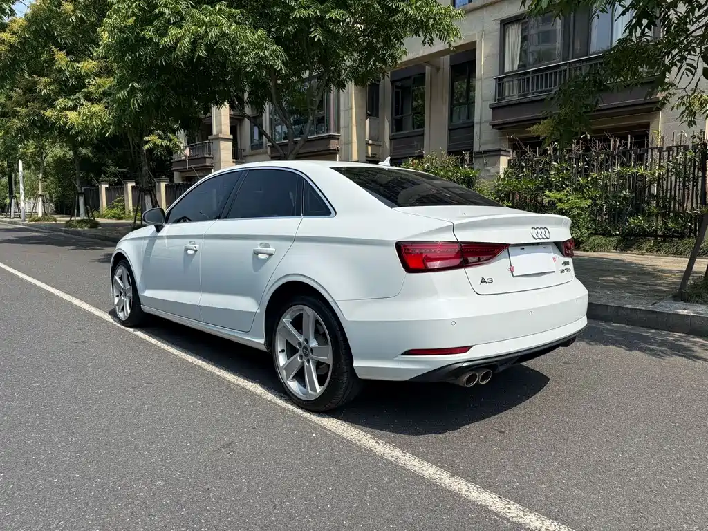 Audi A3 2017 — фото 9