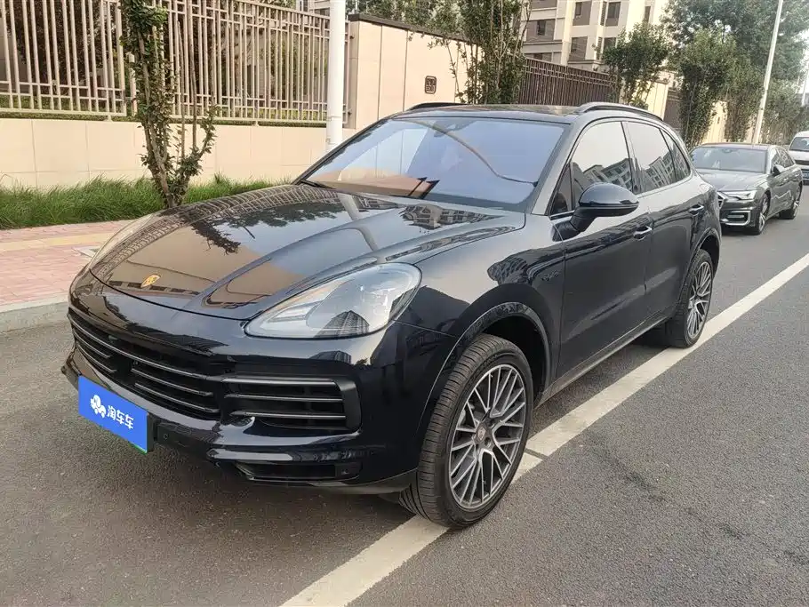 Porsche Cayenne Hybrid 2023