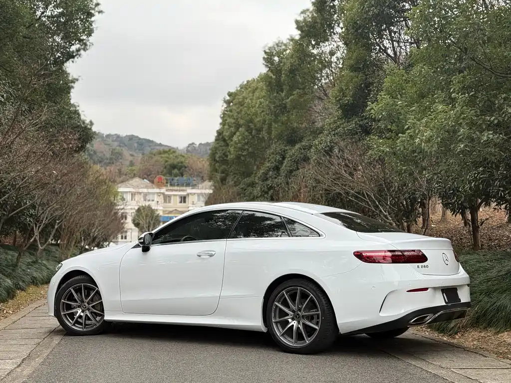 Mercedes-Benz E-Class 2023