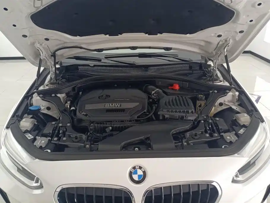 BMW 1 Series 2022 — фото 10