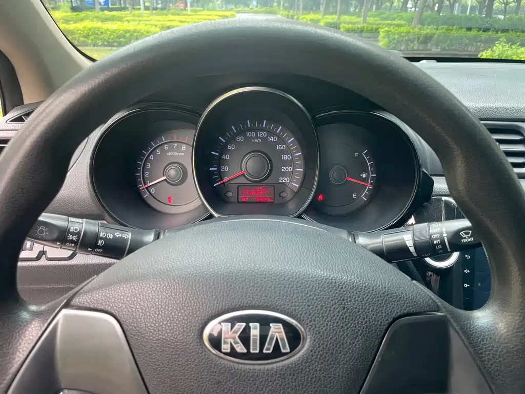 Kia K2 2015 — фото 15