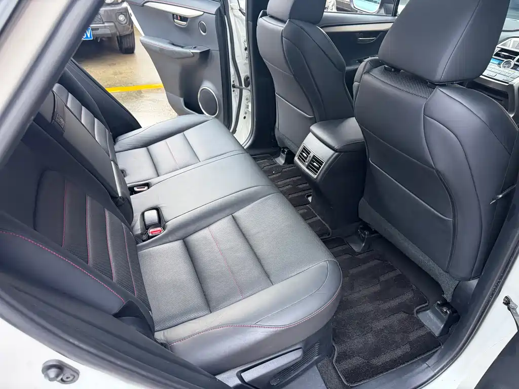 Lexus NX 2015 — фото 13