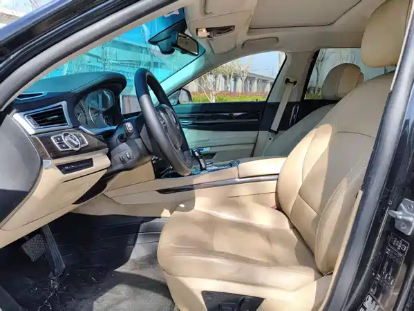 BMW 7 Series 2011