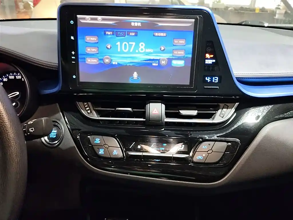 Toyota C-HR 2020 — фото 13