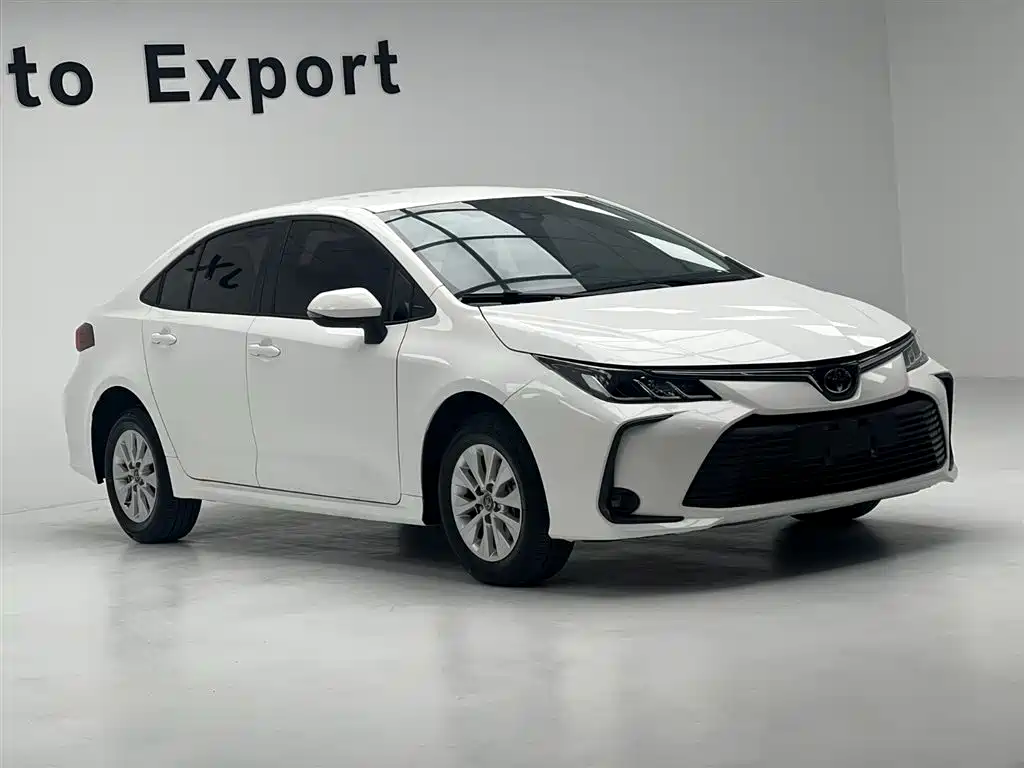 Toyota Corolla 2023 — фото 3