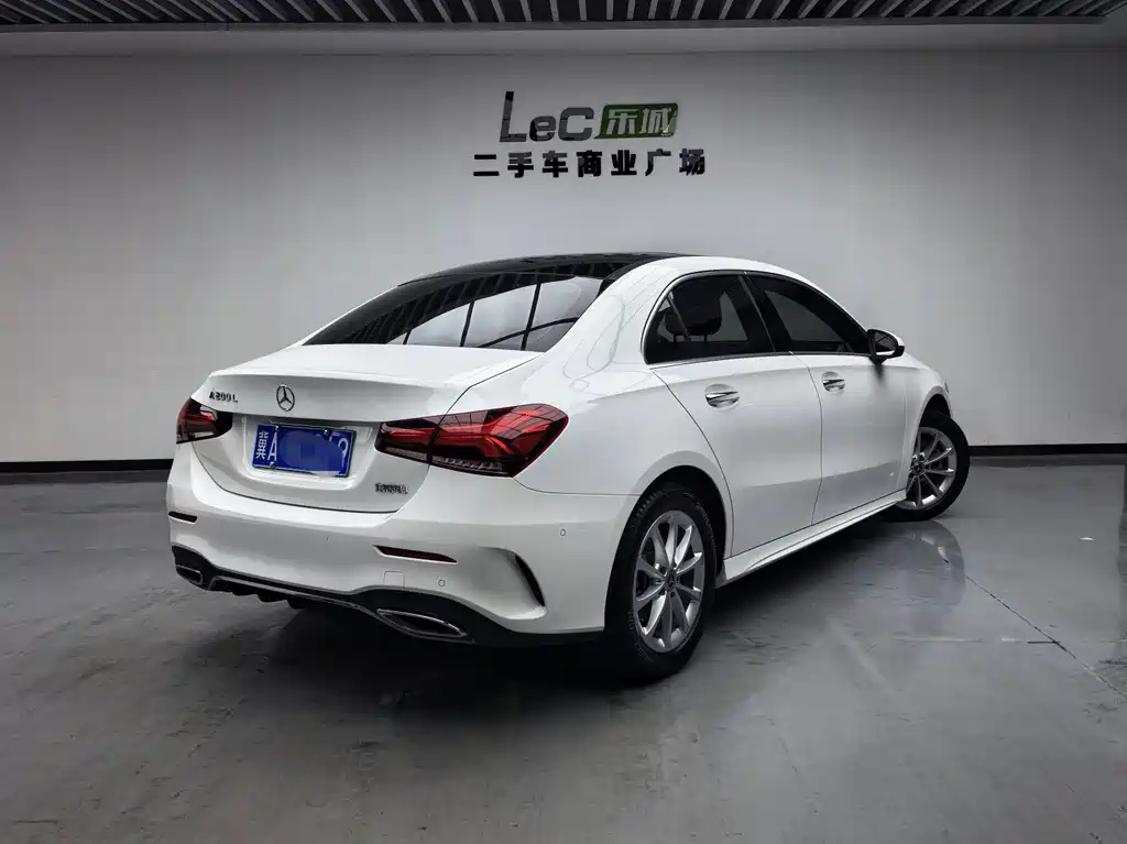 Mercedes-Benz A-Class 2023 — фото 4