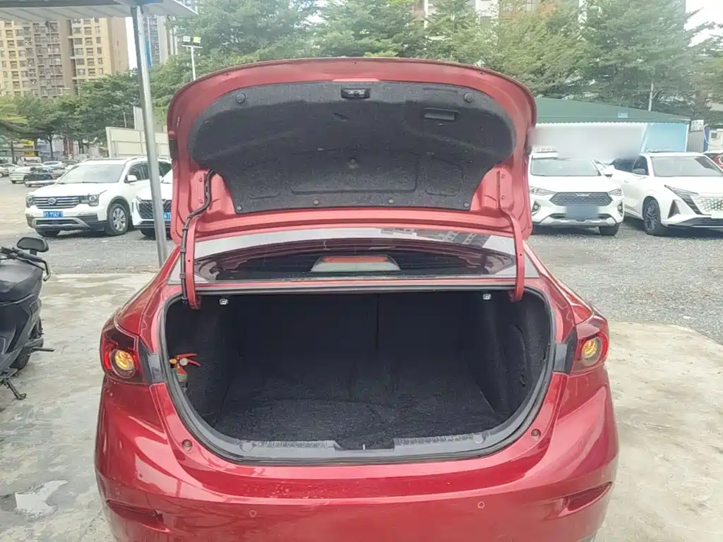 Mazda 3 Axela 2016 — фото 19