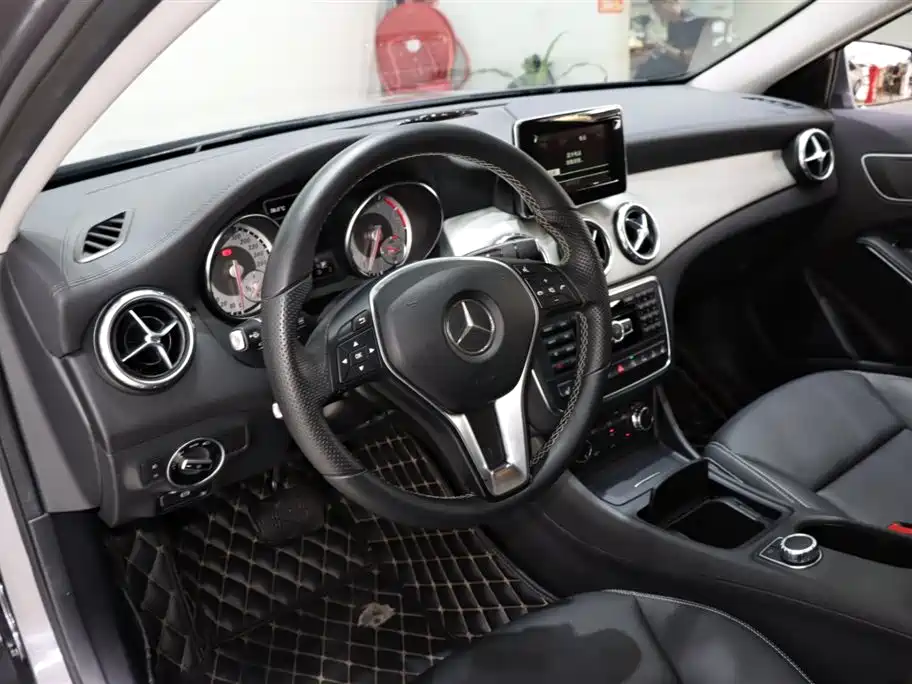 Mercedes-Benz GLA 2015 — фото 10