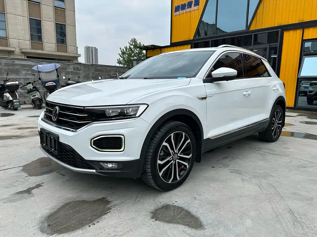 Volkswagen T-Roc 2022 — фото 1