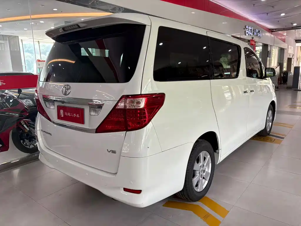 Toyota Alphard 2011