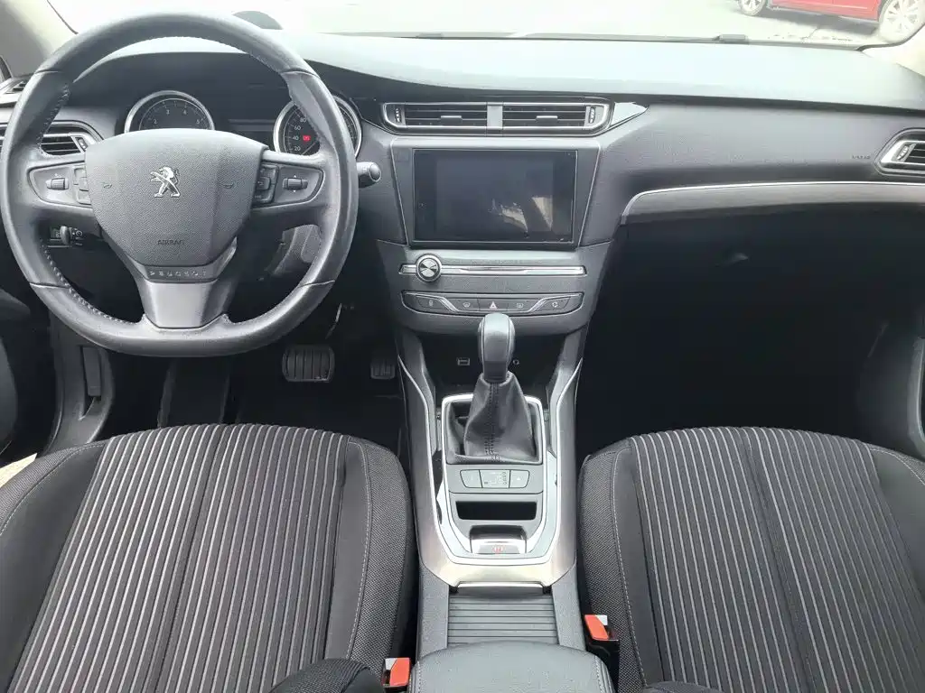 Peugeot 408 2016 — фото 10