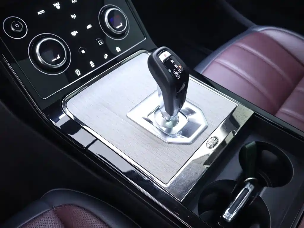 Land Rover Evoque 2022 — фото 12