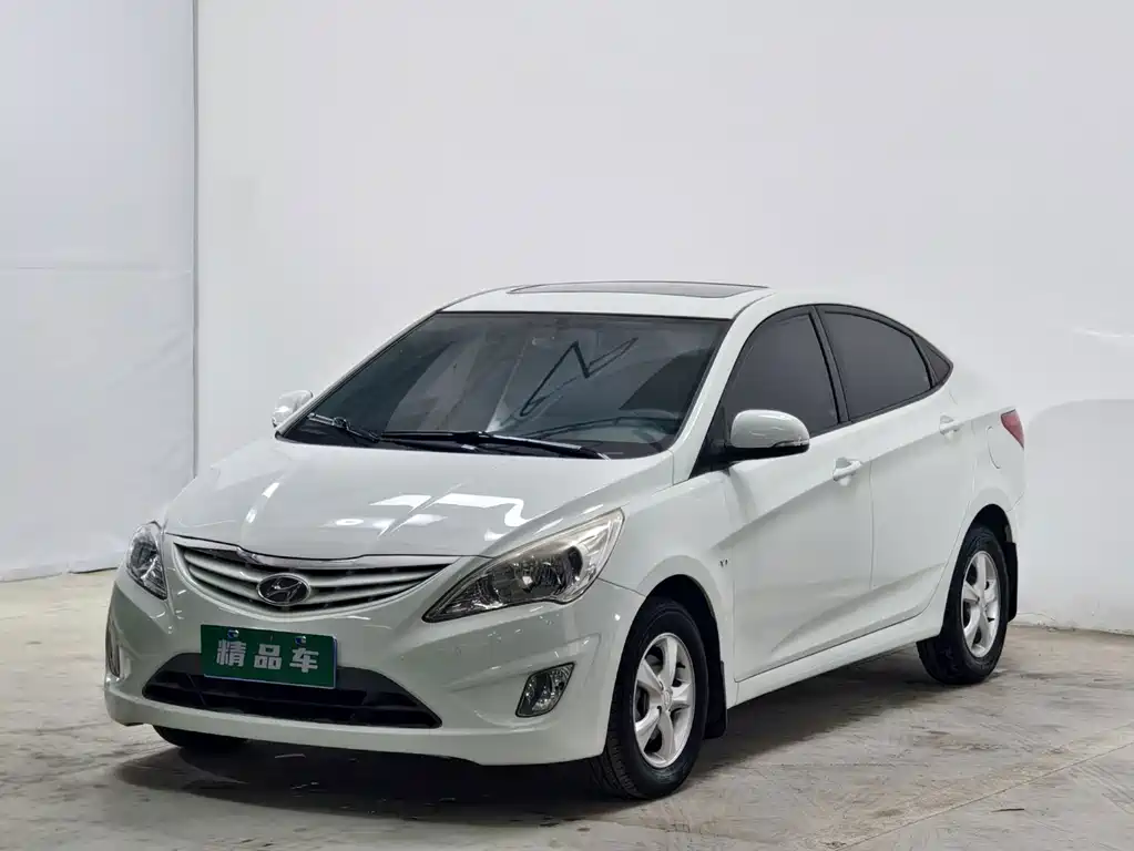 Hyundai Accent 2013 — фото 1