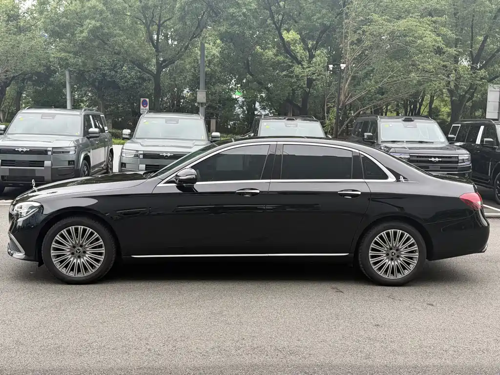 Mercedes-Benz E-Class 2024
