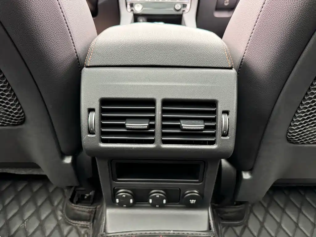 Jaguar F-PACE 2020 — фото 20