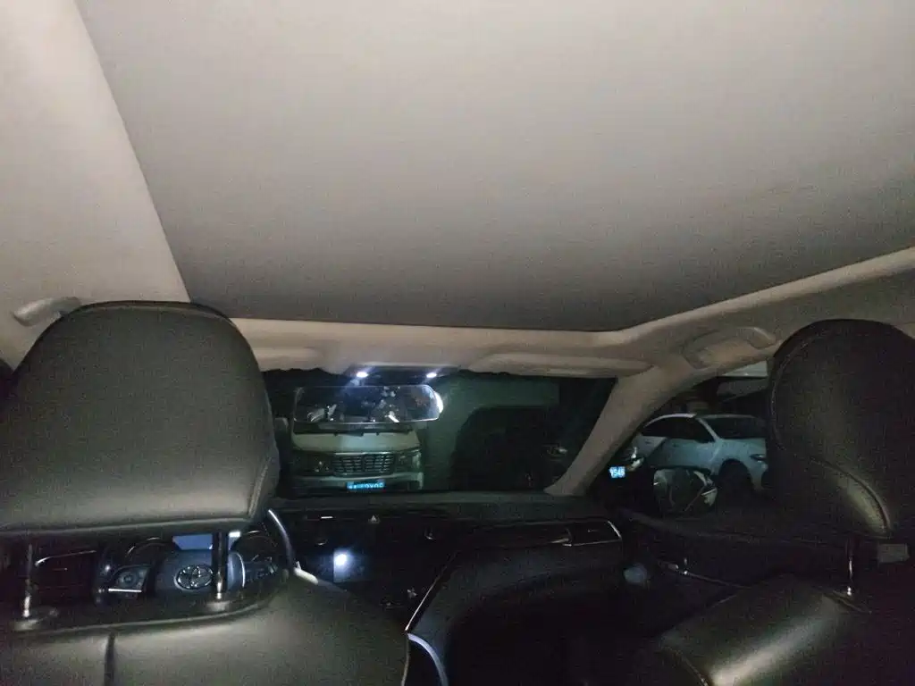 Toyota Camry 2019 — фото 14