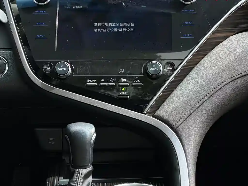 Toyota Camry 2020 — фото 11