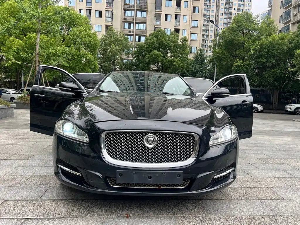Jaguar XJ 2012