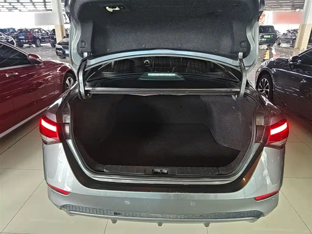 Nissan Sylphy 2022 — фото 19
