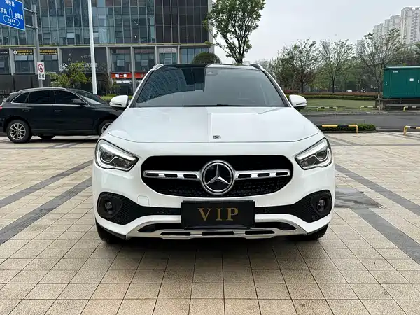 Mercedes-Benz GLA 2023