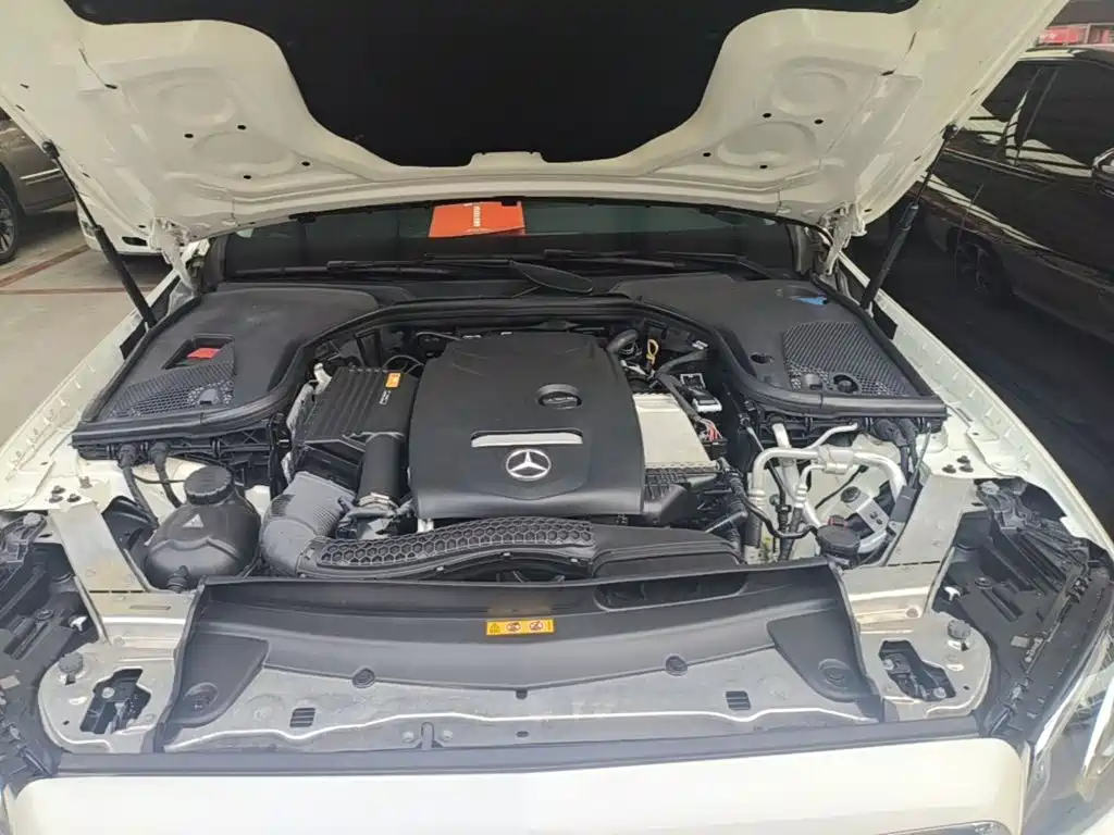 Mercedes-Benz E-Class 2017 — фото 20