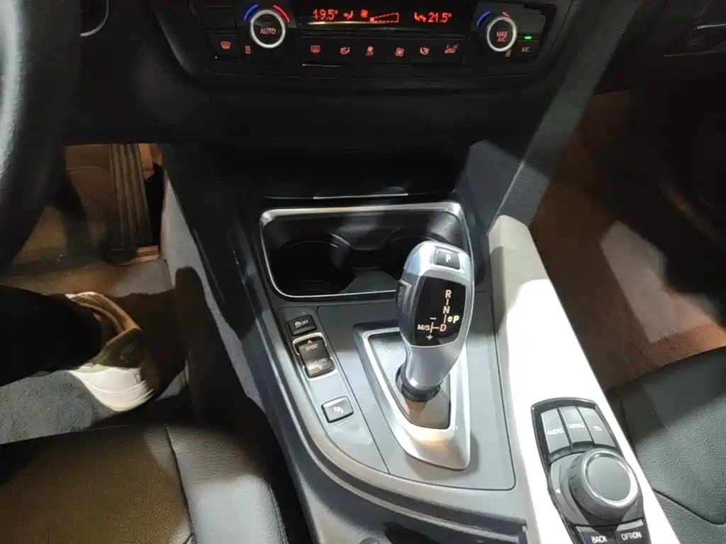 BMW 3 Series 2014 — фото 14