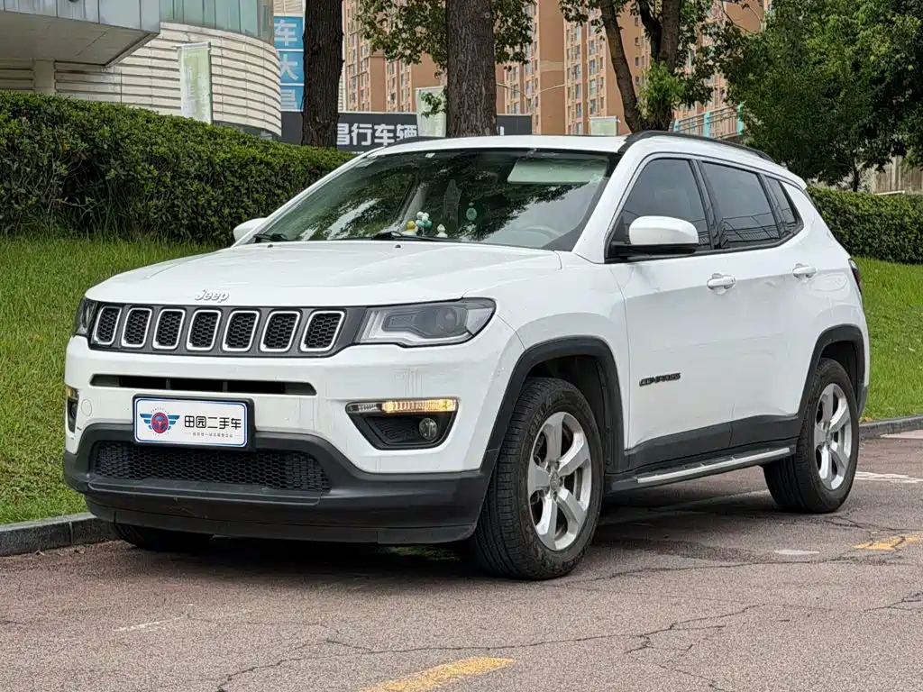 Jeep Compass 2017 — фото 1