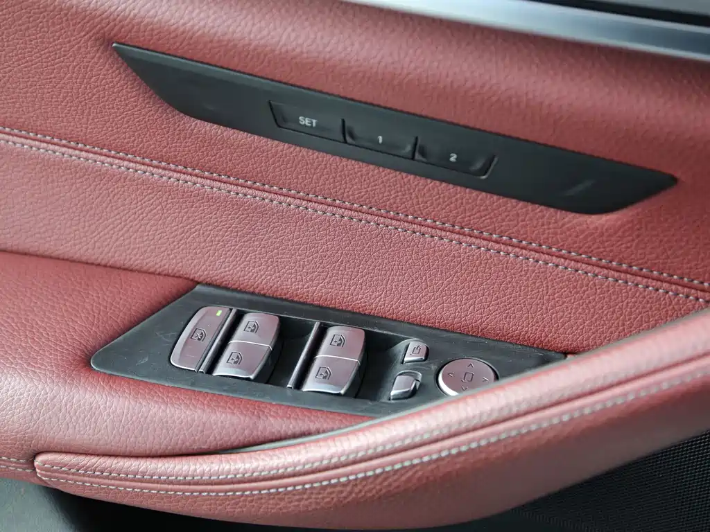 BMW 5 Series 2020 — фото 12