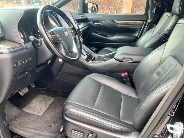 Toyota Vellfire 2020