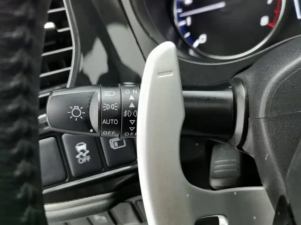 Mitsubishi Outlander 2018 — фото 21