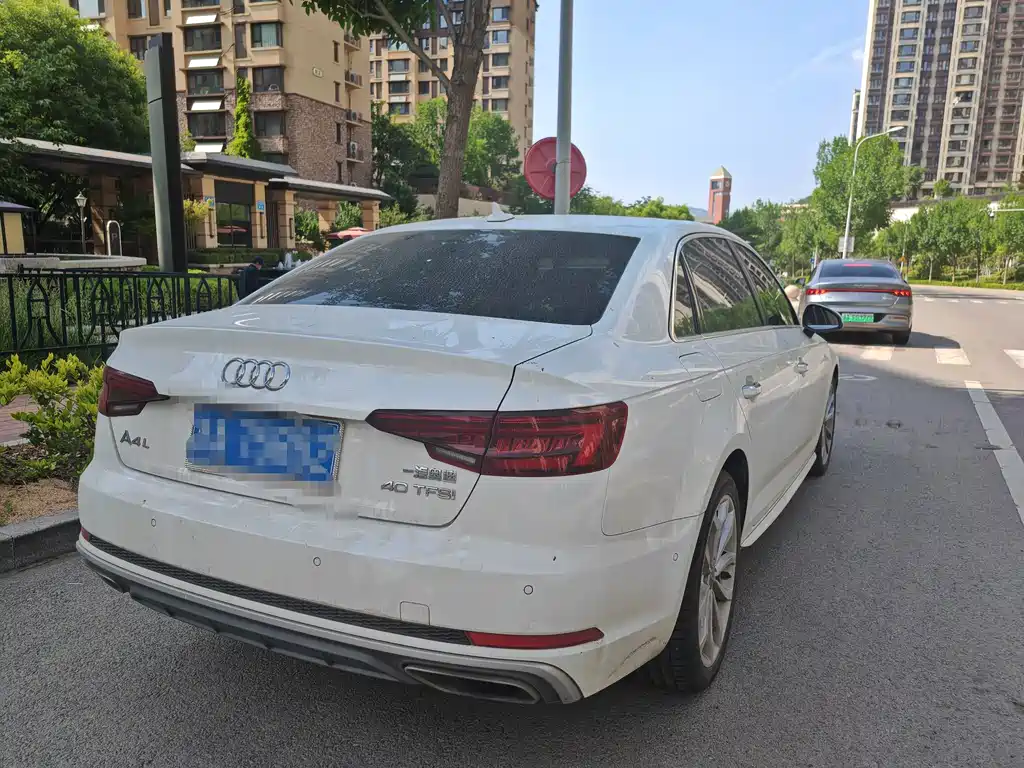 Audi A4L 2019