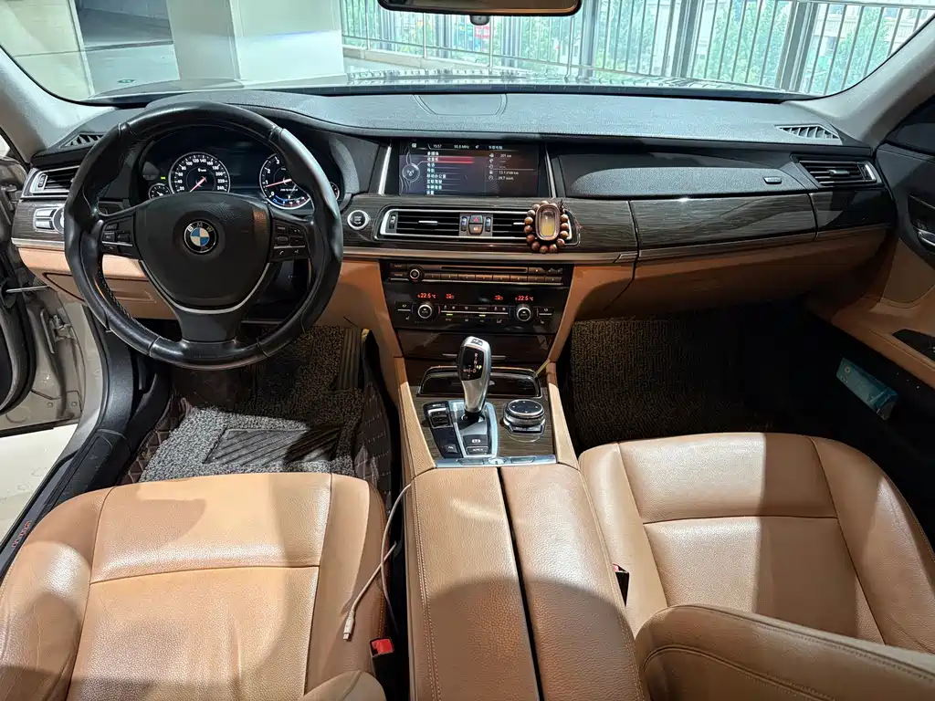 BMW 7 Series 2014 — фото 6