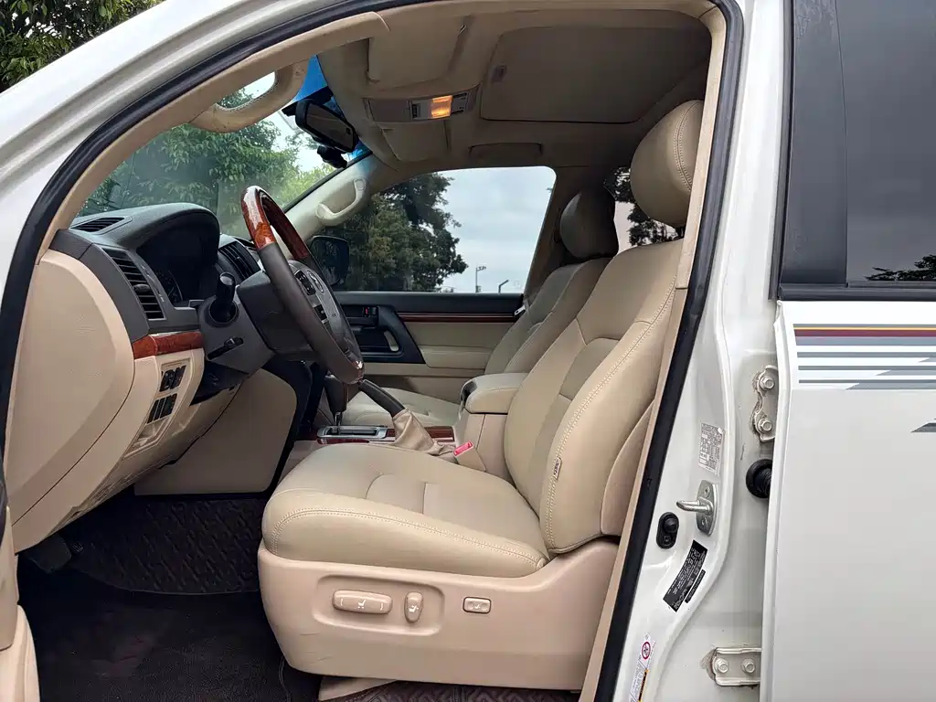 Toyota Land Cruiser 2015 — фото 11
