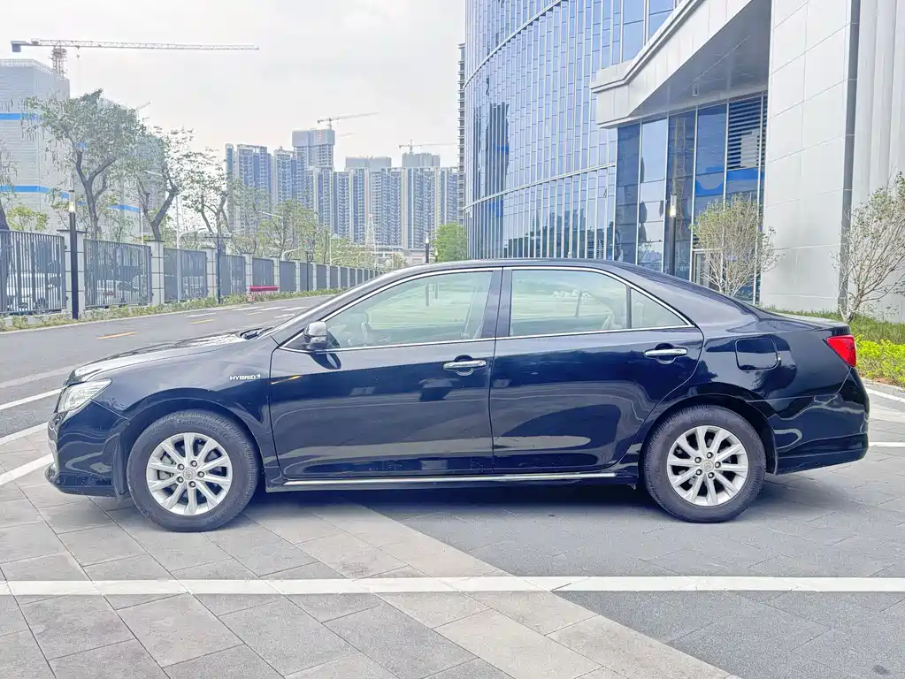 Toyota Camry 2013 — фото 30