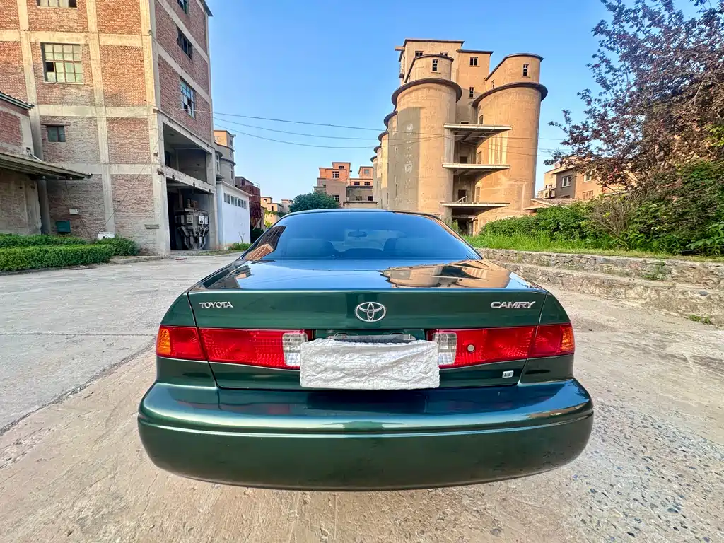 Toyota Camry 2001 — фото 6